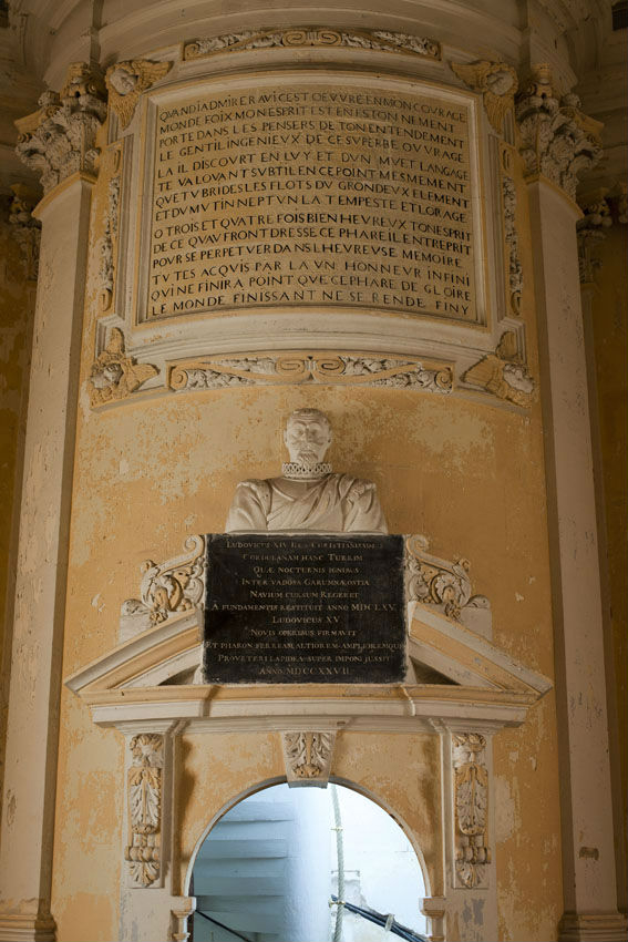 Les inscriptions de chapelle royale