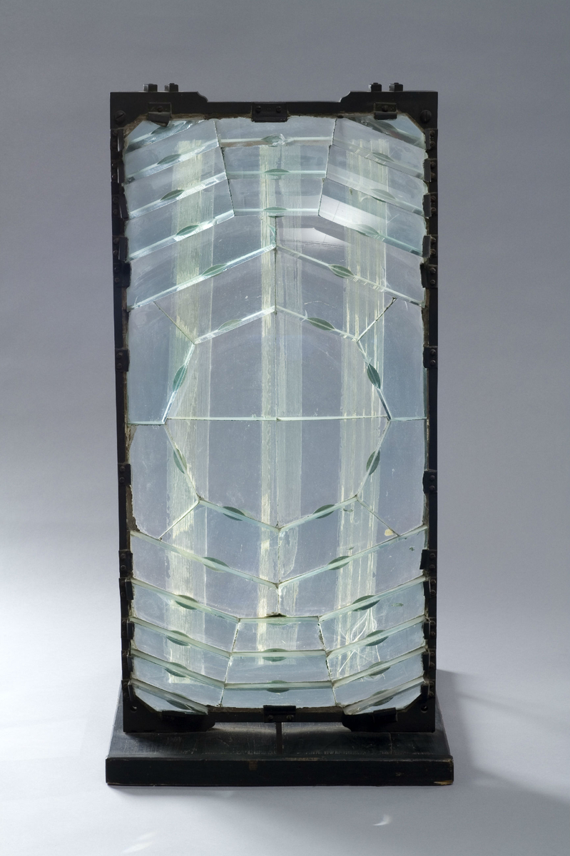 Lentille expérimentale de Fresnel sur l'Arc de Triomphe